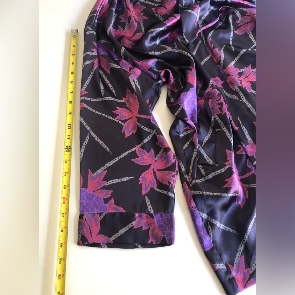 Victoria Secrets Satin Robe Size: One Size - Picture 10 of 10